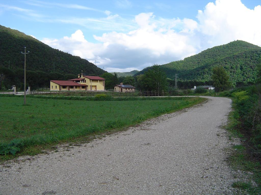 L' Antico Casale Villa Le Marmore Dış mekan fotoğraf